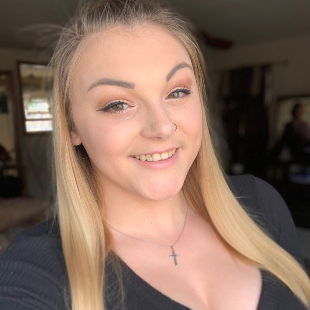 Meet your Posher, Emily